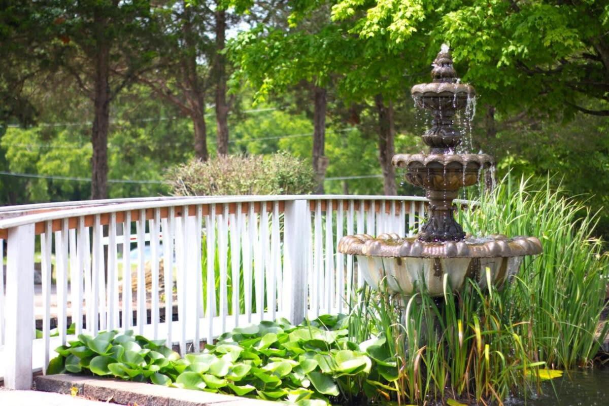 Rustic Cabin With Pool Access Bloomington Exterior photo